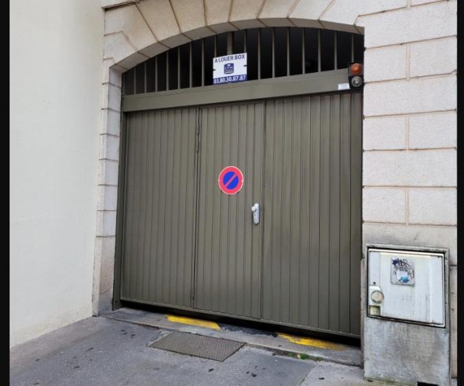 Le Tillot Dijon Bagian luar foto